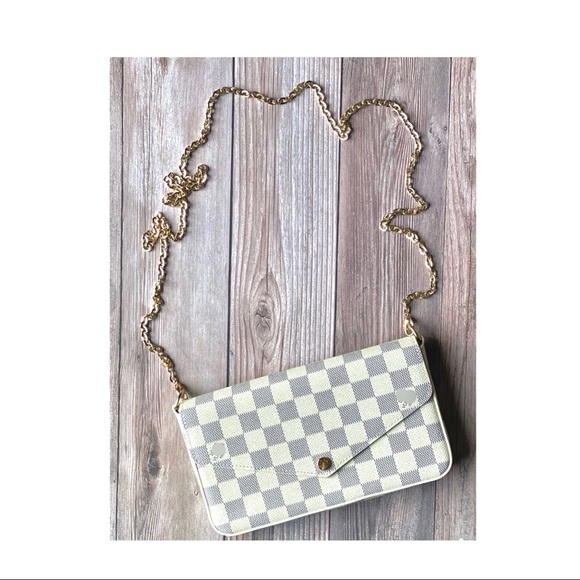 Purses and accessories bundle - Picture 2 of 11